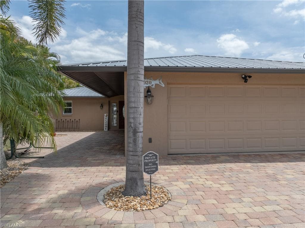 2020 Aruba AVE, FORT MYERS FL 33905-4