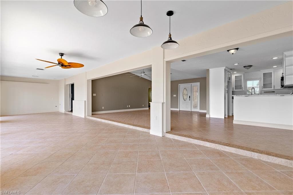 2020 Aruba AVE, FORT MYERS FL 33905-8