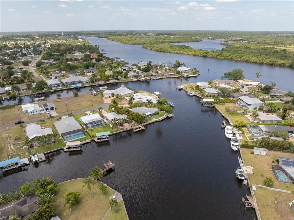 2020 Aruba AVE, FORT MYERS FL 33905-33