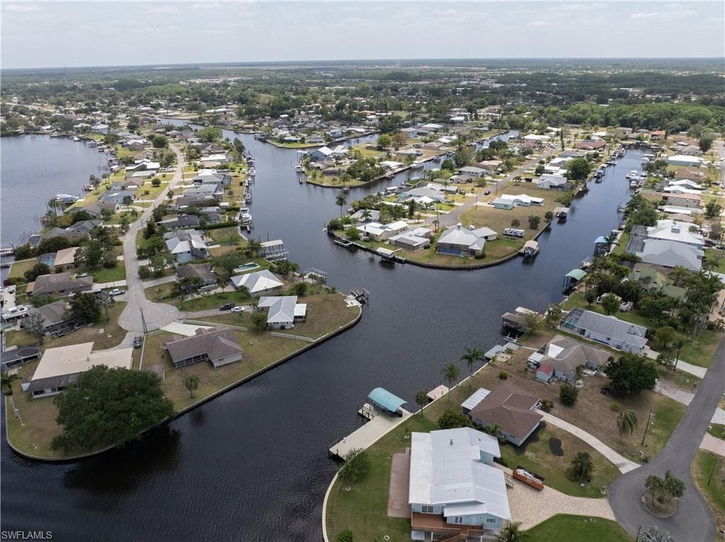 2020 Aruba AVE, FORT MYERS FL 33905-36