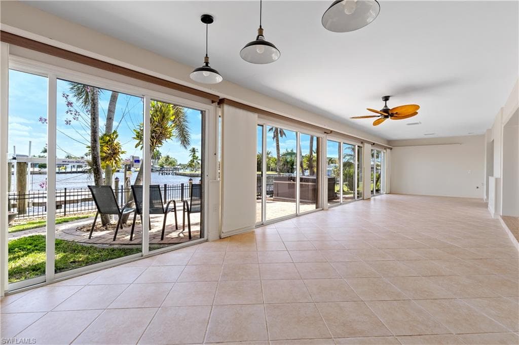 2020 Aruba AVE, FORT MYERS FL 33905-7