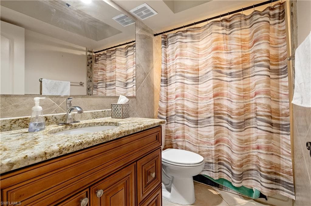 2020 Aruba AVE, FORT MYERS FL 33905-24