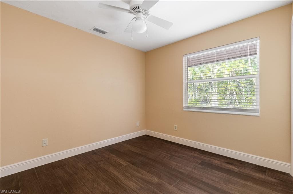 2020 Aruba AVE, FORT MYERS FL 33905-20