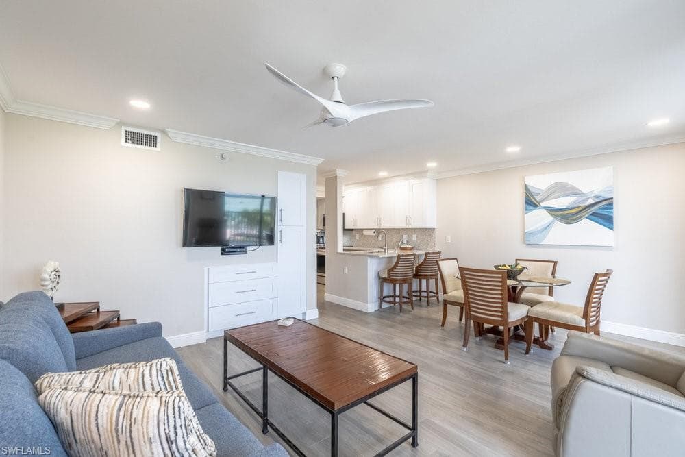 10 Tampa PL # 301, MARCO ISLAND FL 34145-9