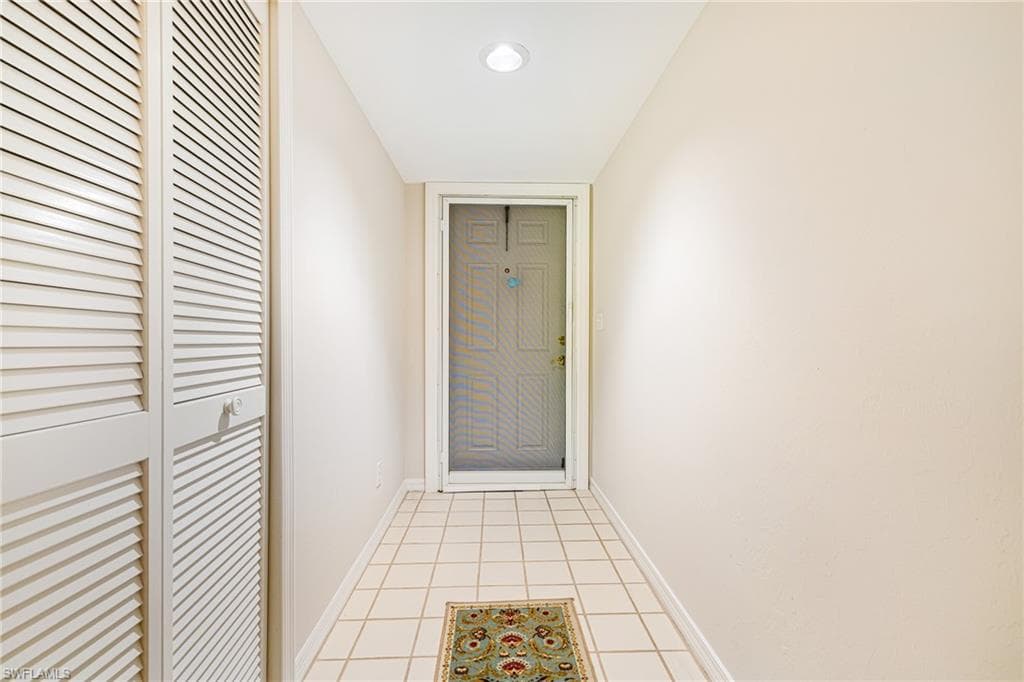 9648 Windsor Gardens LN # 104, FORT MYERS FL 33919-1