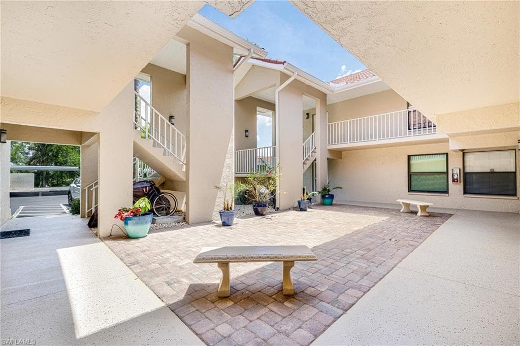 9648 Windsor Gardens LN # 104, FORT MYERS FL 33919-2