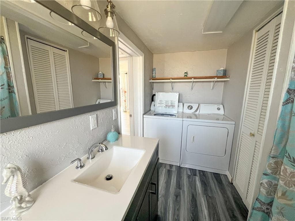 12071 Palm DR, FORT MYERS FL 33908-3