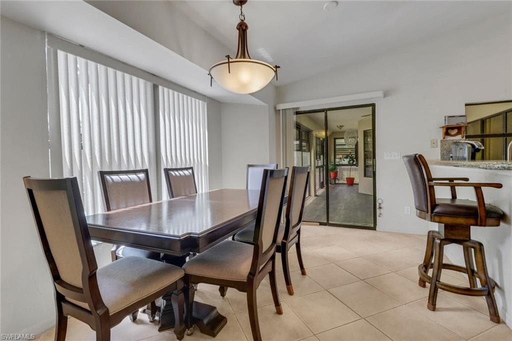 2378 River Reach DR, NAPLES FL 34104-6