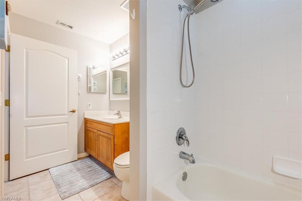 8251 Pathfinder LOOP # 615, FORT MYERS FL 33919-29