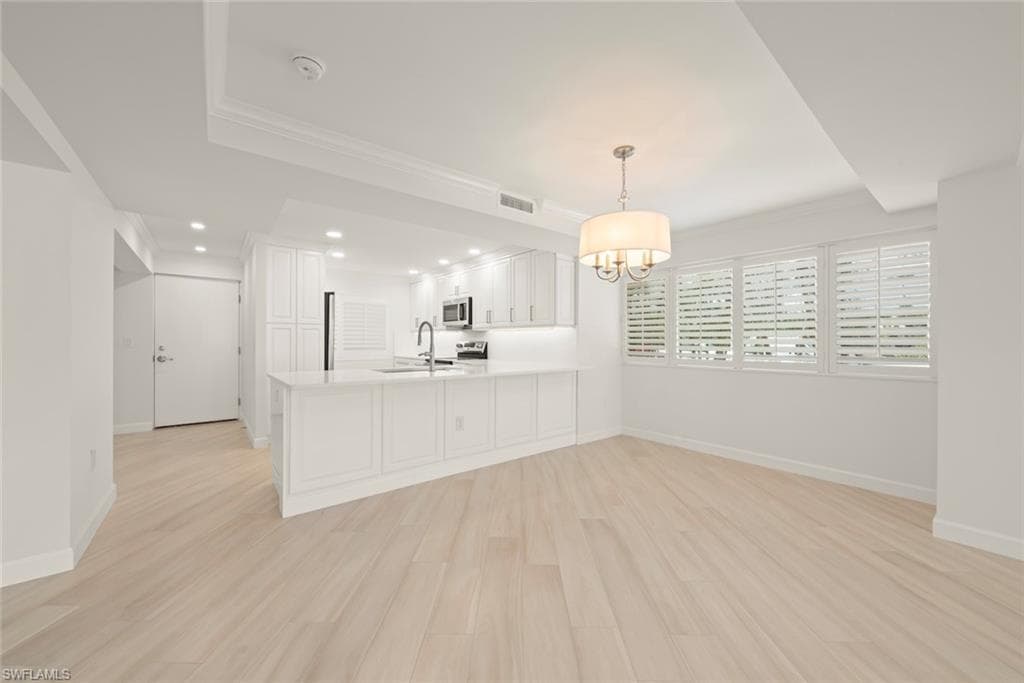 200 Periwinkle WAY # 111, SANIBEL FL 33957-11