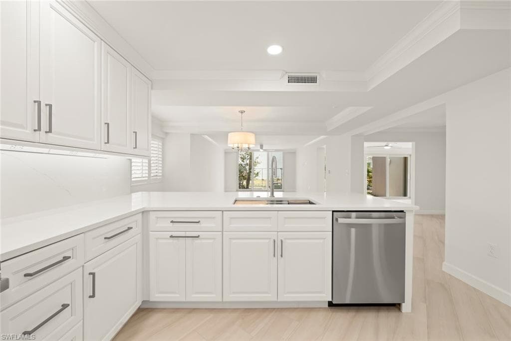 200 Periwinkle WAY # 111, SANIBEL FL 33957-2