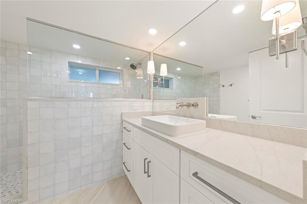 200 Periwinkle WAY # 111, SANIBEL FL 33957-31