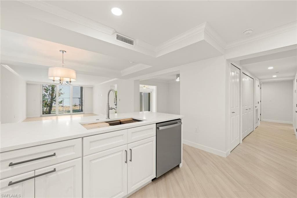 200 Periwinkle WAY # 111, SANIBEL FL 33957-9