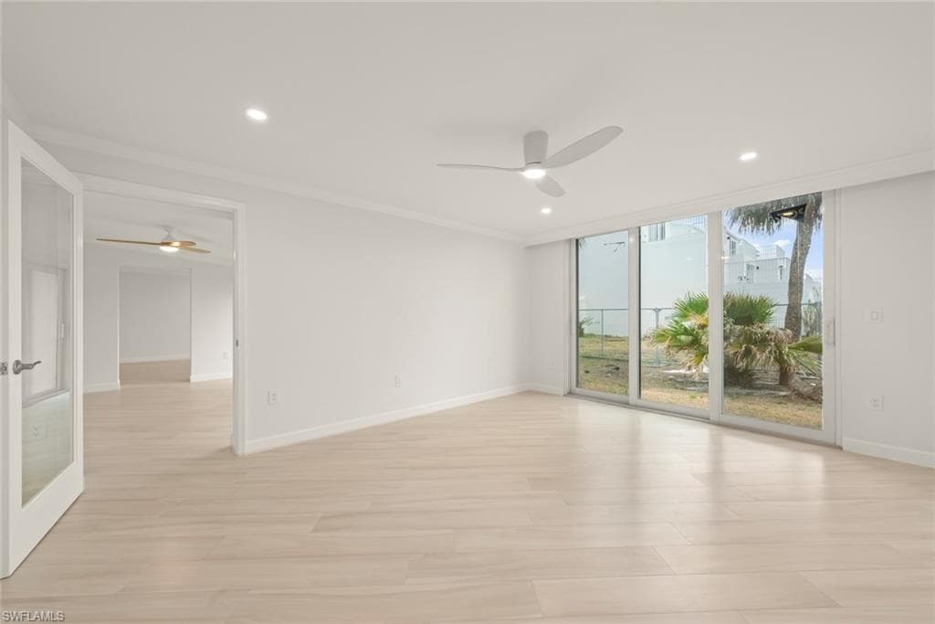 200 Periwinkle WAY # 111, SANIBEL FL 33957-24