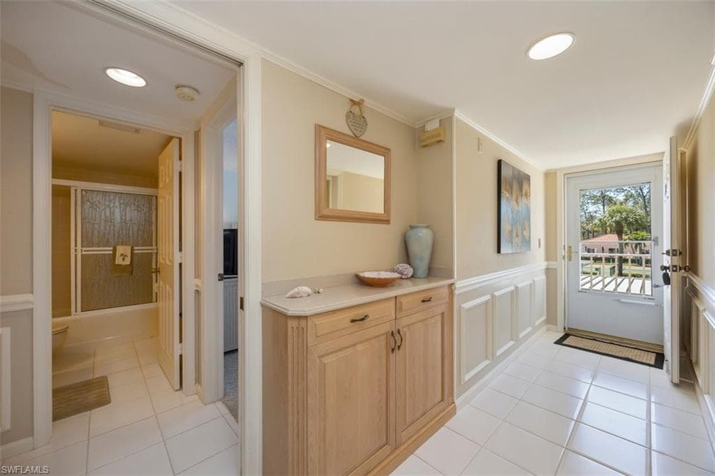 5980 Amherst DR # D202, NAPLES FL 34112-1