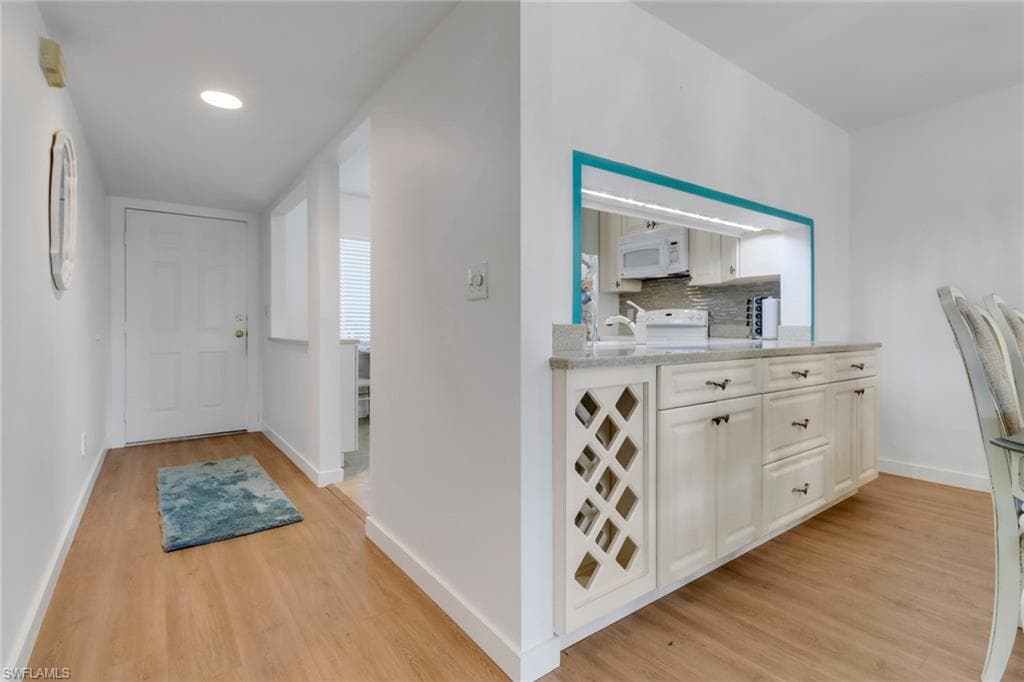 5985 Bloomfield CIR D203-6