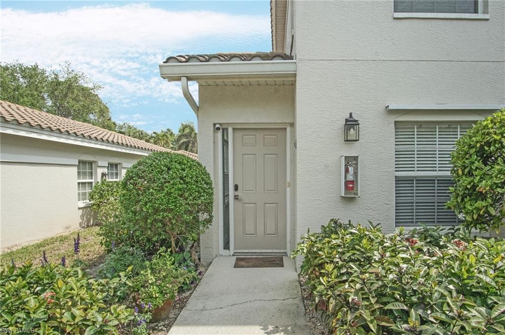 6910 Satinleaf RD N # 204, NAPLES FL 34109-3