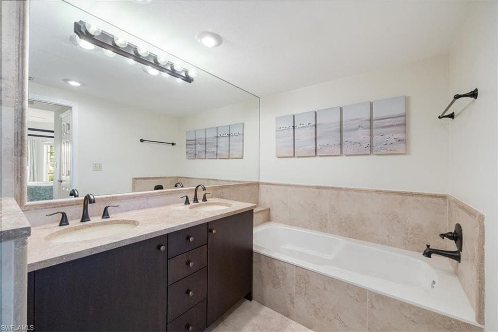 6025 Chardonnay LN # 103, NAPLES FL 34119-26