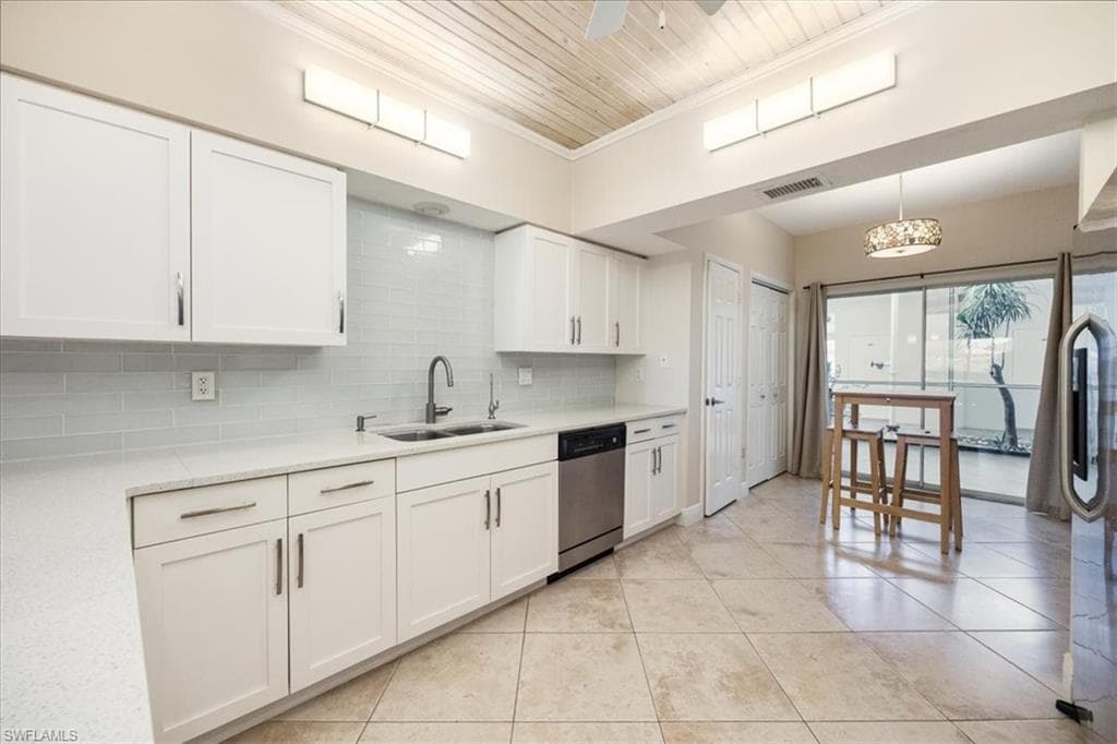 6025 Chardonnay LN # 103, NAPLES FL 34119-16