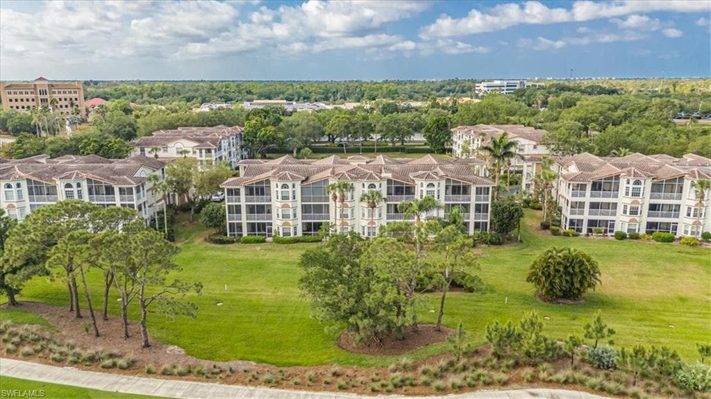 6025 Chardonnay LN # 103, NAPLES FL 34119-42