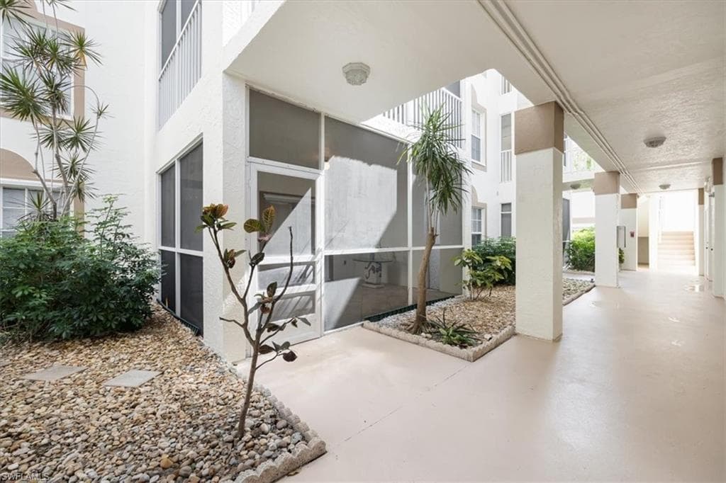 6025 Chardonnay LN # 103, NAPLES FL 34119-6
