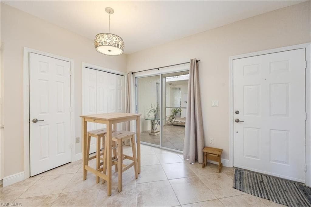 6025 Chardonnay LN # 103, NAPLES FL 34119-19