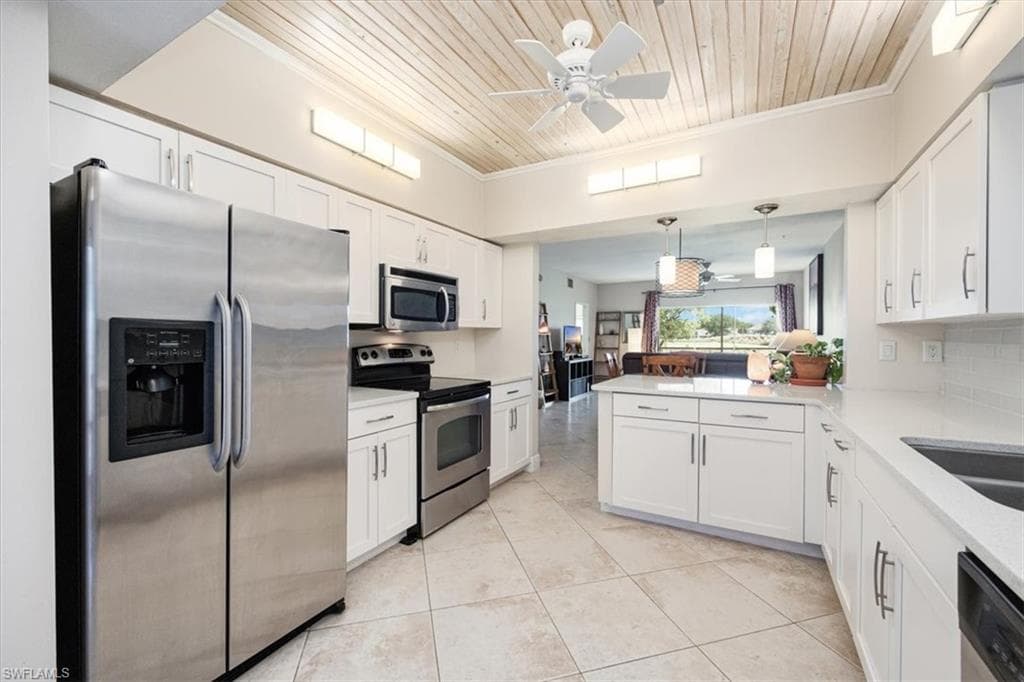 6025 Chardonnay LN # 103, NAPLES FL 34119-18