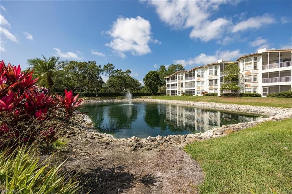6025 Chardonnay LN # 103, NAPLES FL 34119-43
