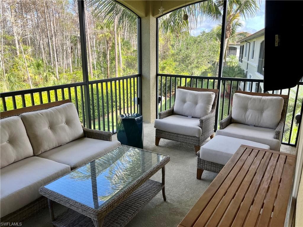 9484 Casoria CT # 202, NAPLES FL 34113-31