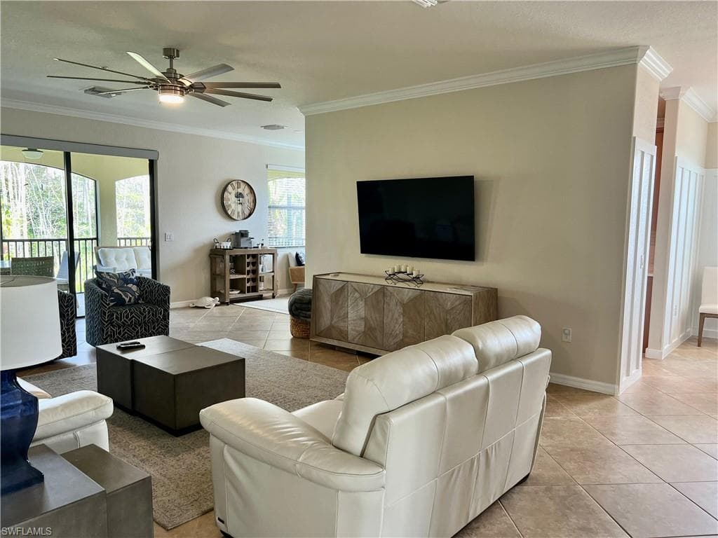 9484 Casoria CT # 202, NAPLES FL 34113-4