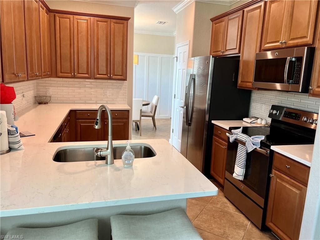 9484 Casoria CT # 202, NAPLES FL 34113-10