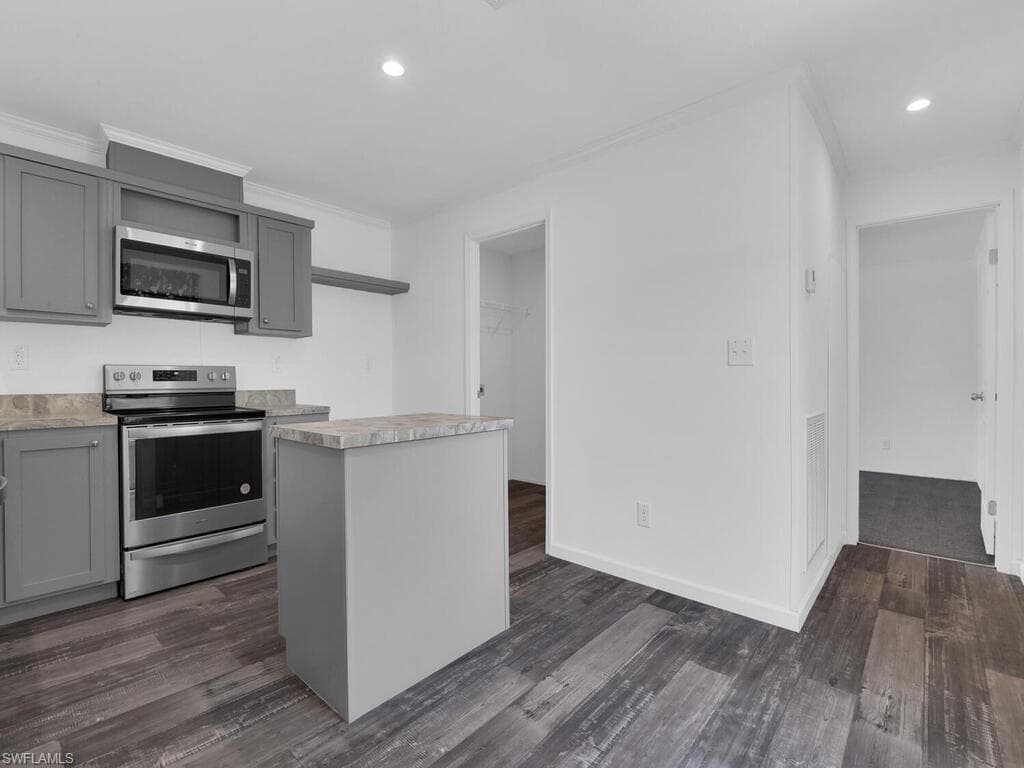 21190 Cypress Park CIR, ESTERO FL 33928-5