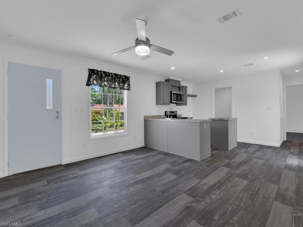 21190 Cypress Park CIR, ESTERO FL 33928-2