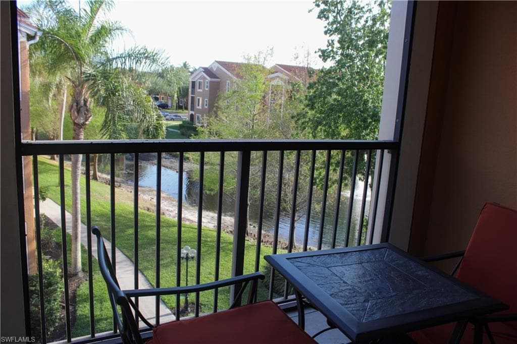 1190 Reserve WAY # 302, NAPLES FL 34105-15