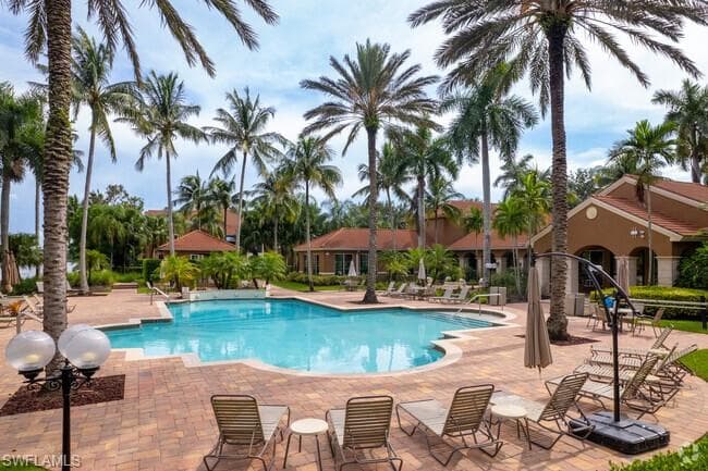 1190 Reserve WAY # 302, NAPLES FL 34105-25