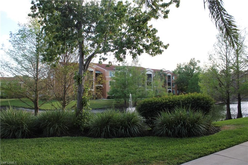 1190 Reserve WAY # 302, NAPLES FL 34105-27