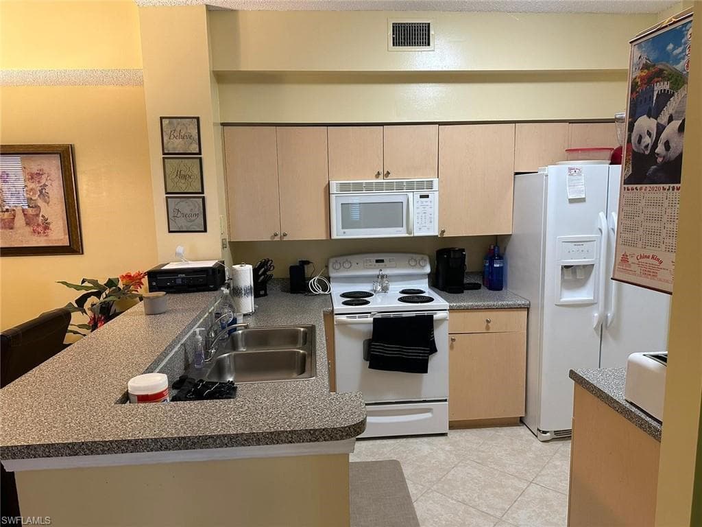 1190 Reserve WAY # 302, NAPLES FL 34105-4