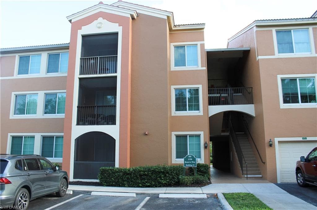 1190 Reserve WAY # 302, NAPLES FL 34105-19