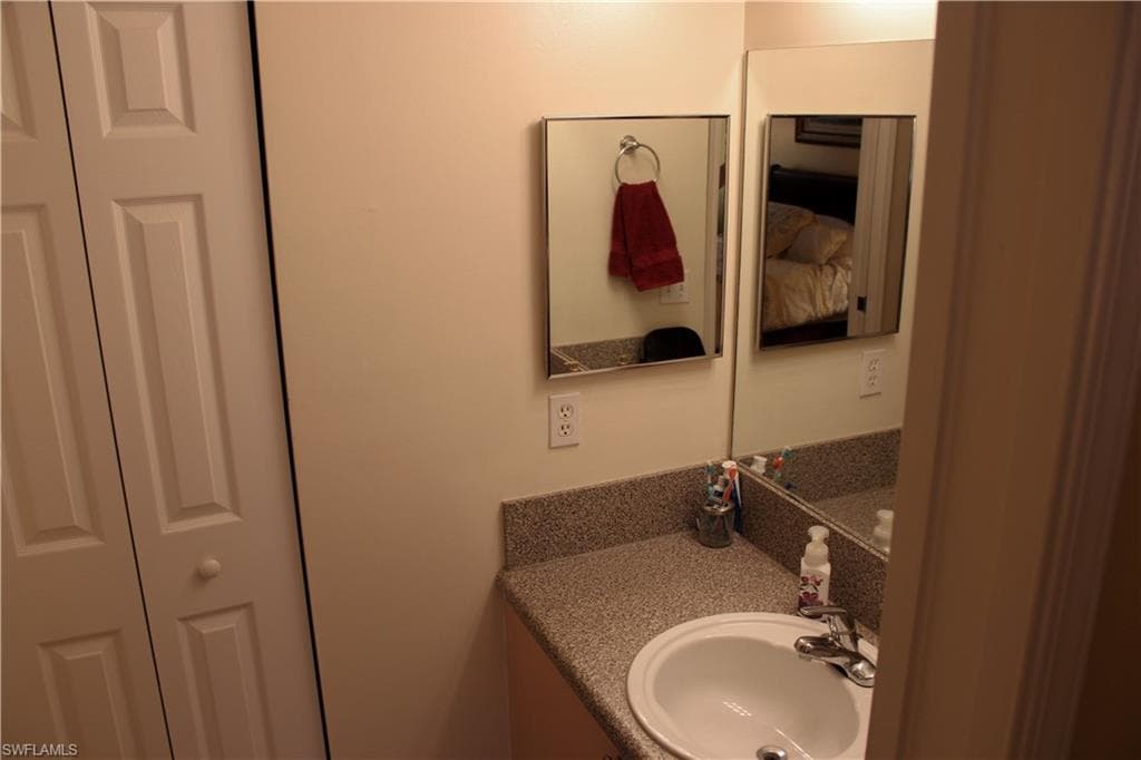 1190 Reserve WAY # 302, NAPLES FL 34105-8