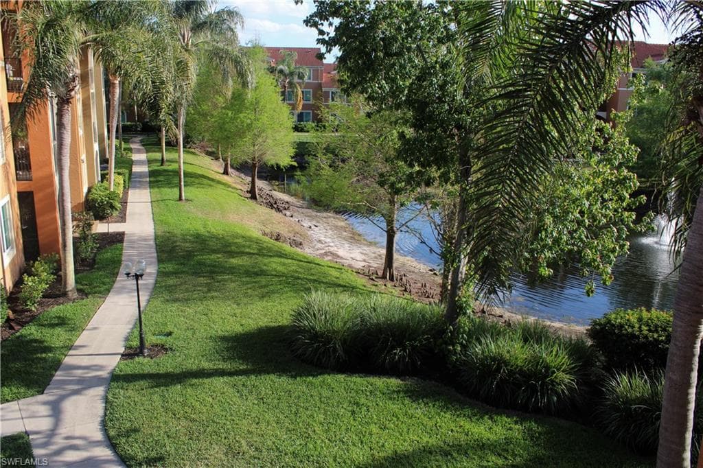 1190 Reserve WAY # 302, NAPLES FL 34105-18