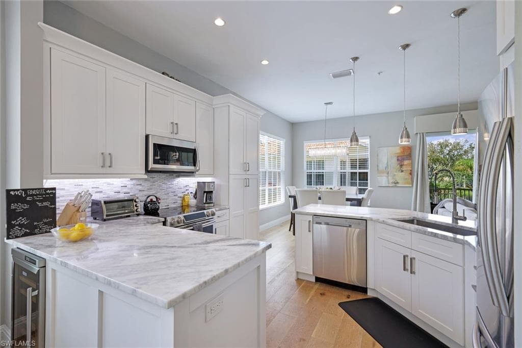 898 Egrets RUN # 201, NAPLES FL 34108-5