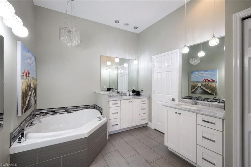 898 Egrets RUN # 201, NAPLES FL 34108-13