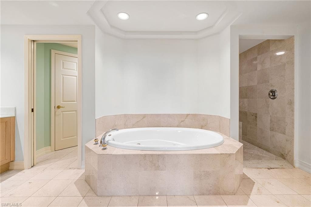 435 DOCKSIDE DR # A804, NAPLES FL 34110-22