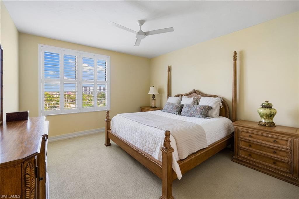 435 DOCKSIDE DR # A804, NAPLES FL 34110-27