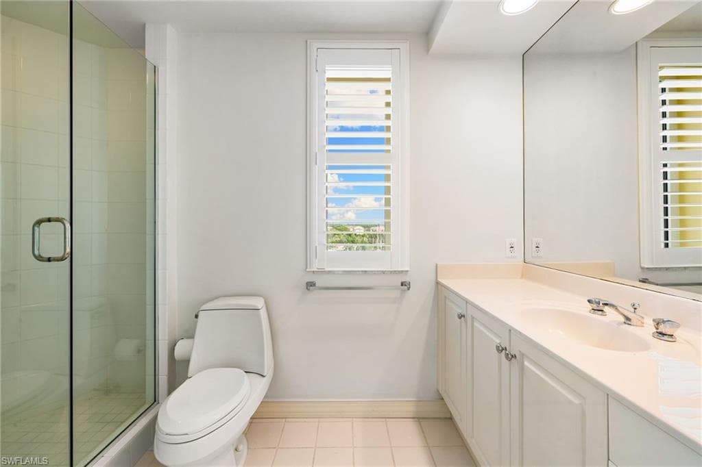 435 DOCKSIDE DR # A804, NAPLES FL 34110-33