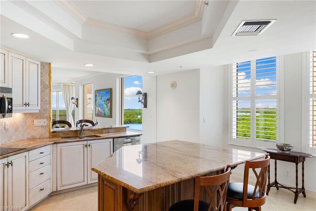 435 DOCKSIDE DR # A804, NAPLES FL 34110-18