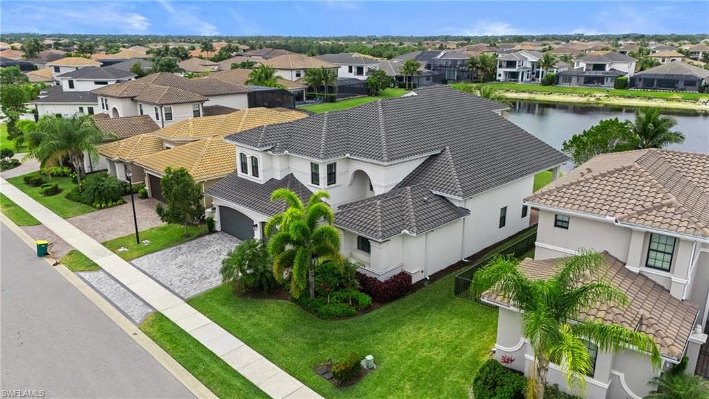 4644 Azalea DR, NAPLES FL 34119-1