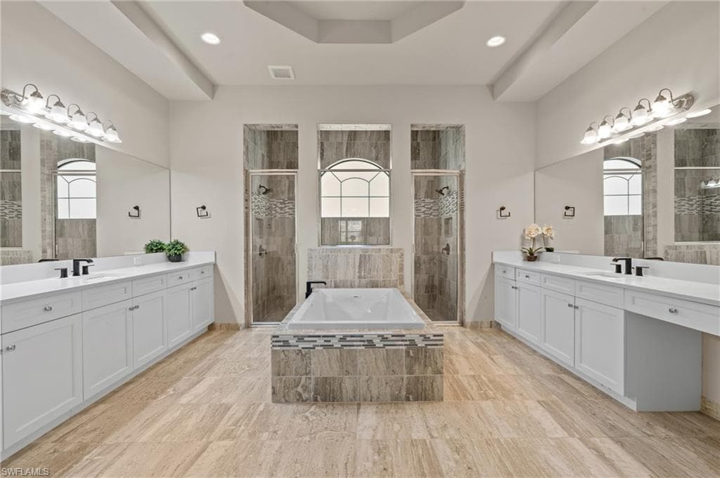 4644 Azalea DR, NAPLES FL 34119-16