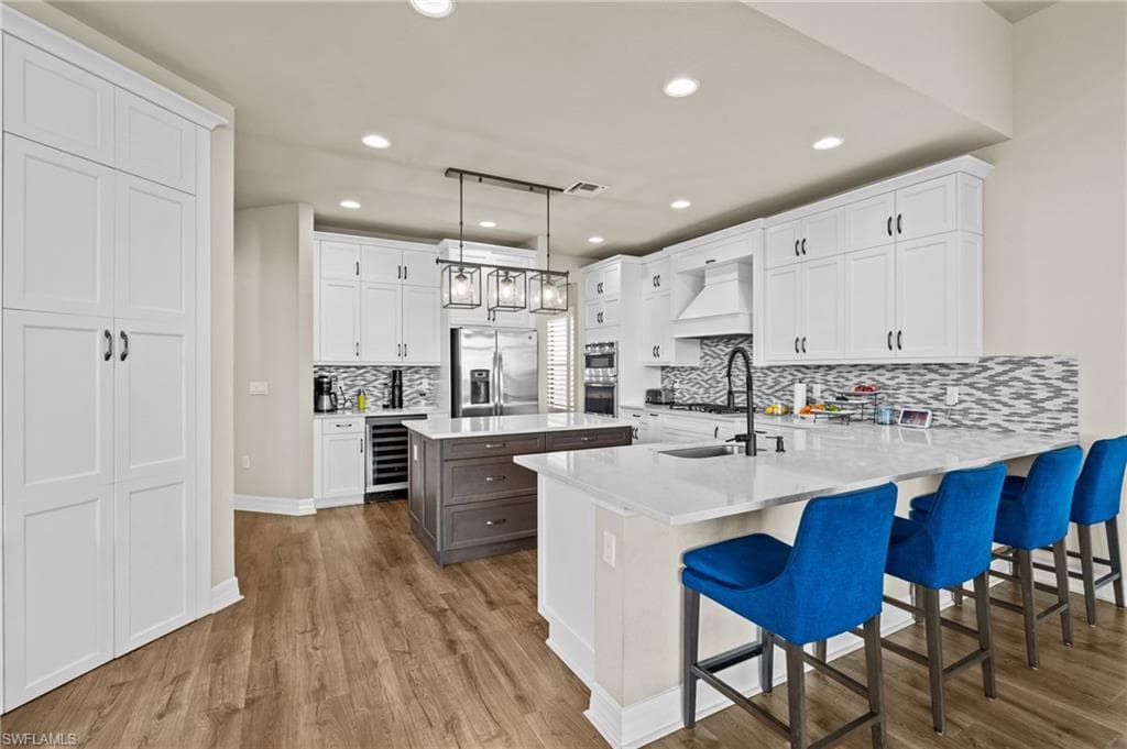 4644 Azalea DR, NAPLES FL 34119-9