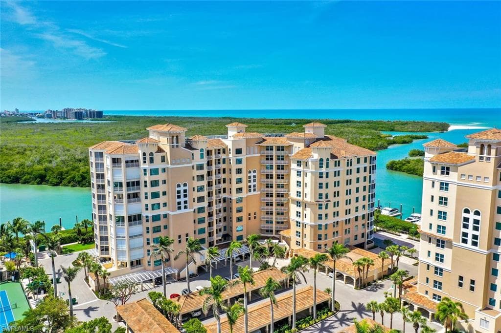 425 Dockside DR # 1, NAPLES FL 34110-39